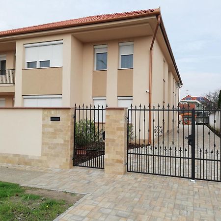 Imola Es Andrea Apartmanhaz 3 Hajdúszoboszló المظهر الخارجي الصورة