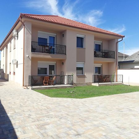 Imola Es Andrea Apartmanhaz 3 Hajdúszoboszló المظهر الخارجي الصورة